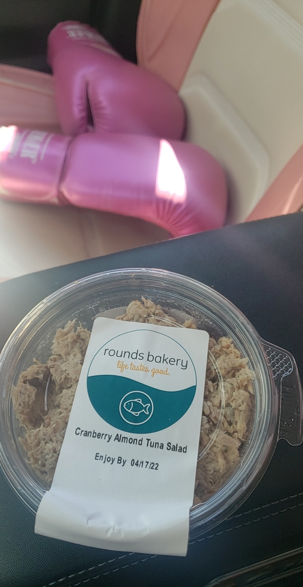 rounds bakery cranberry almond tuna salad